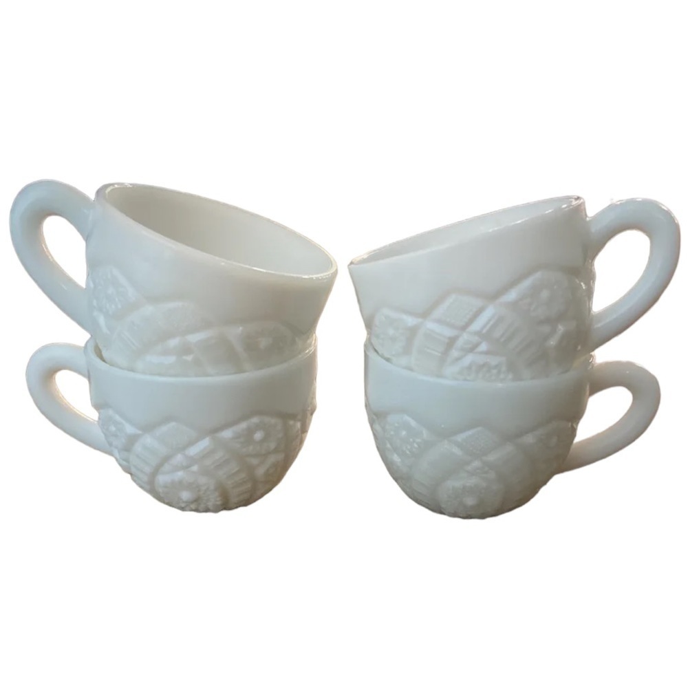 Vintage McKee Concord Opaque Milk Glass Punch Cups Mugs‎ Set of 4